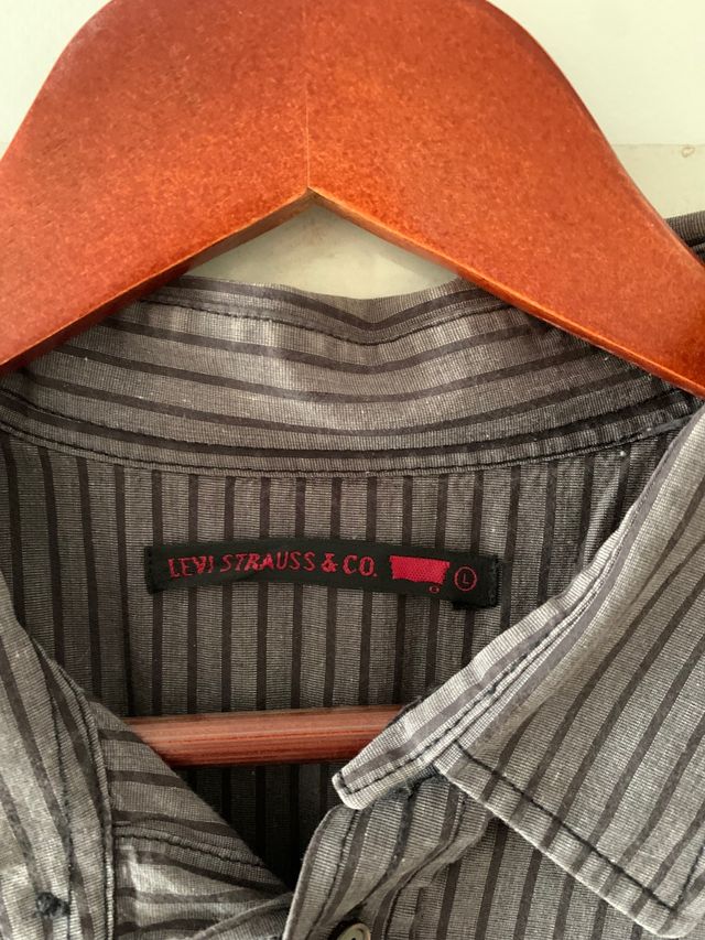 Camisa Levi's prácticamente nueva.