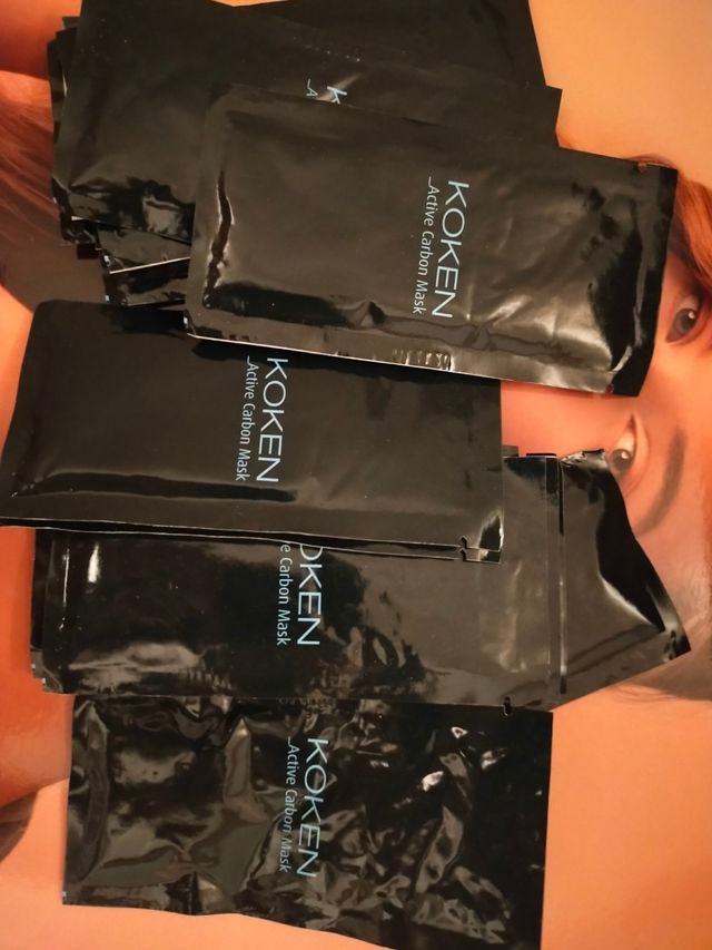 mascarilla negra de carbón