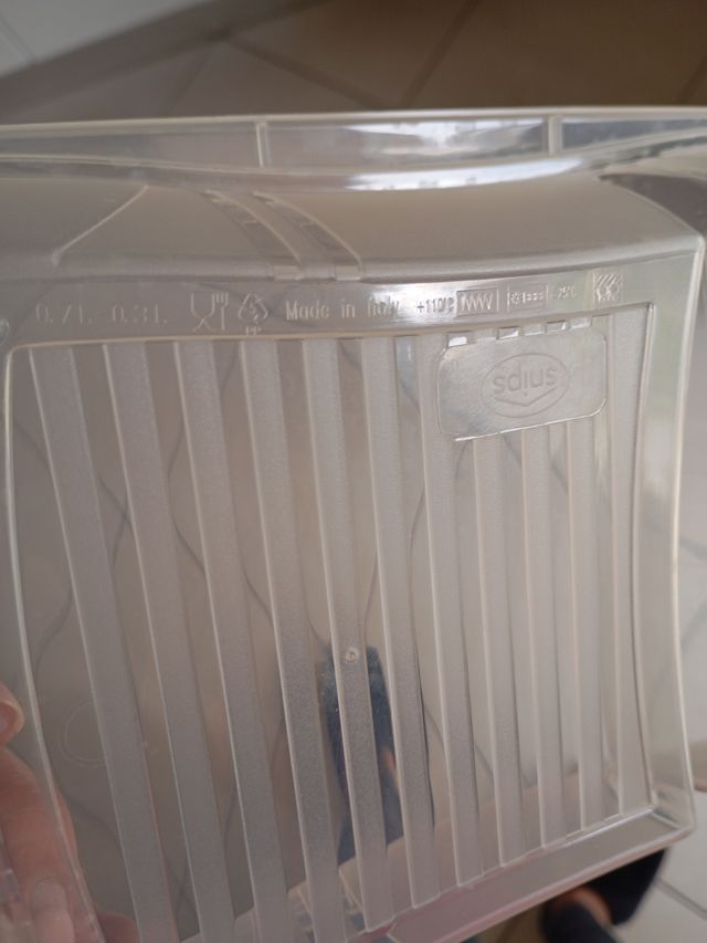 6 Contenitori di plastica con due scomparti