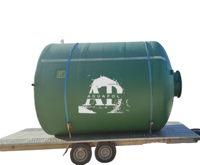 Fabricantes de todo tipo de depósitos de poliéster