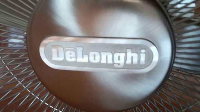 VENTILATORE DA TAVOLO DE LONGHI IN ACCIAIO