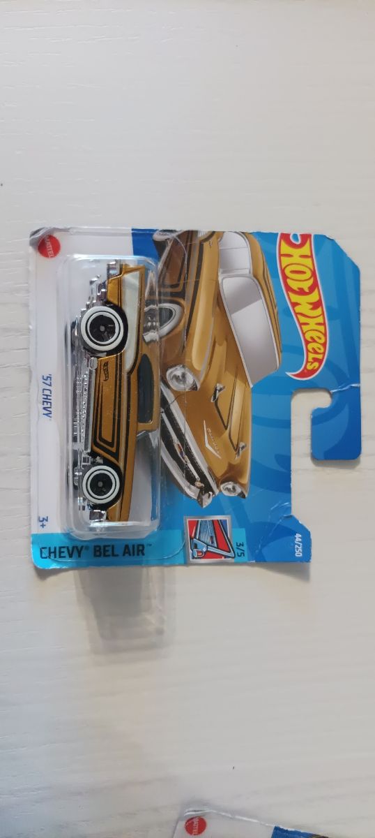 se venden coches de Hot wheels
