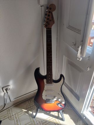 Guitarra eléctricas de segunda mano en WALLAPOP