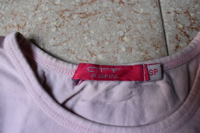 Camiseta de manga corta, lila, dibujo de perrito