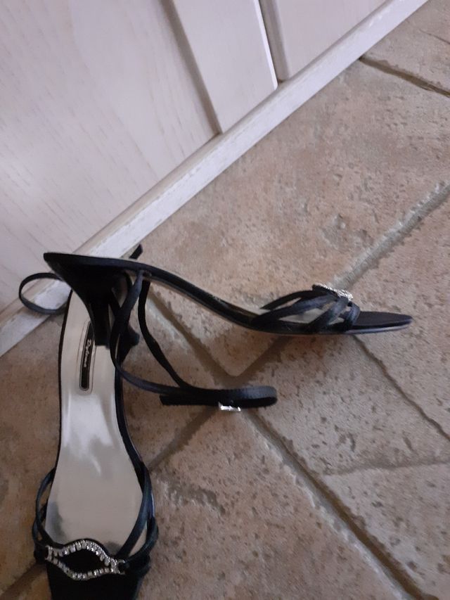 sandalia raso.charol