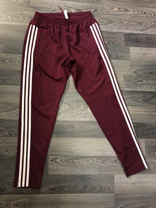 Chandal Adidas granate de segunda mano en WALLAPOP