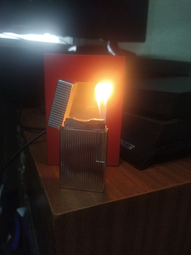 Mechero Dupont (El que está abierto es mio)