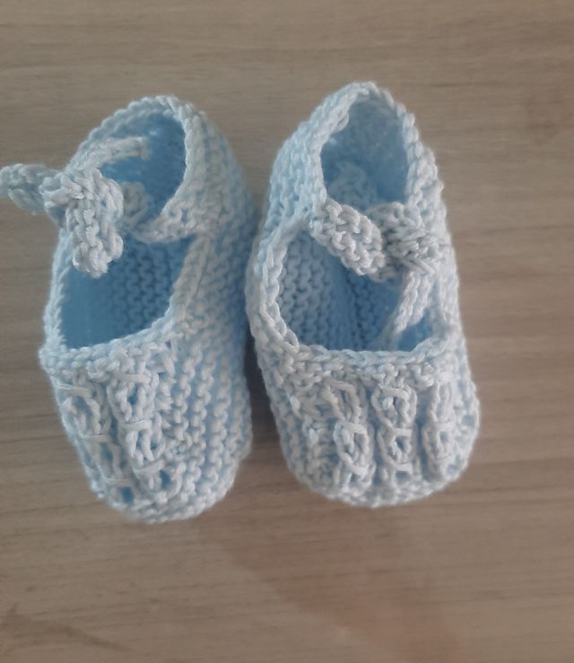 Ropa de bebe hecha a Mano. Modelo Tony