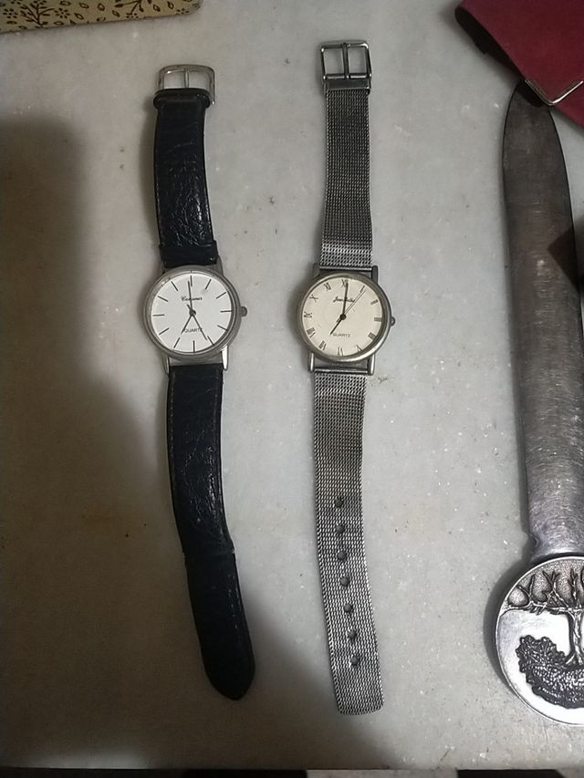Dos relojes Quartz 