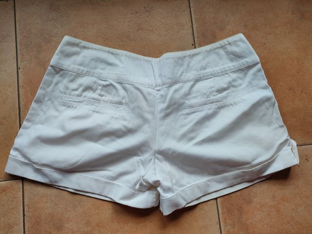shorts blancos de Bershka