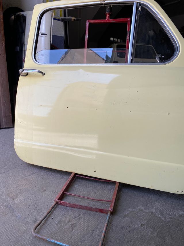 Porton derecho Seat 600L y más piezas de 600L/E/D