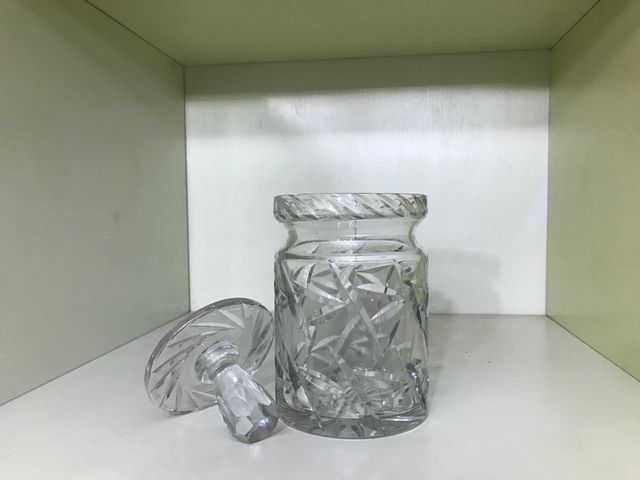 Bombonera de cristal tallada