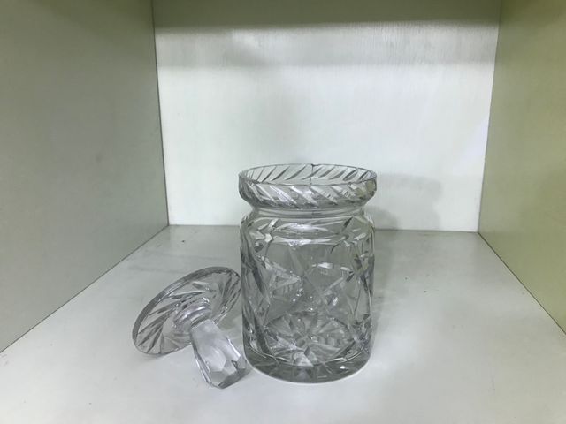 Bombonera de cristal tallada