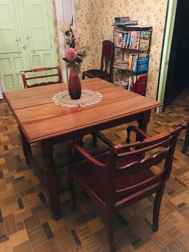 Conjunto mesa y sillas vintage