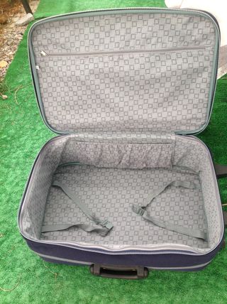 Maleta Mediana Azul Marino de segunda mano por 19 EUR en Sonseca en WALLAPOP