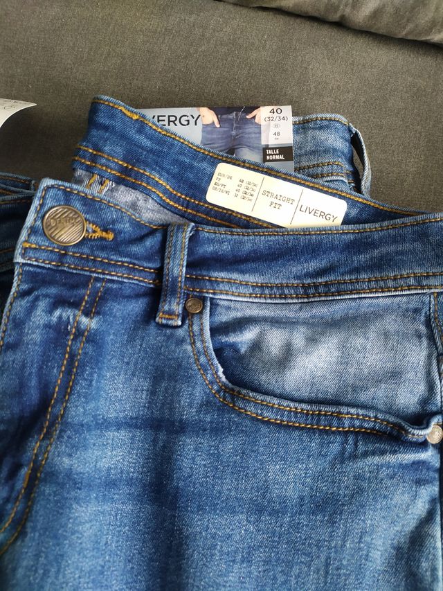 Pantalones vaqueros A ESTRENAR