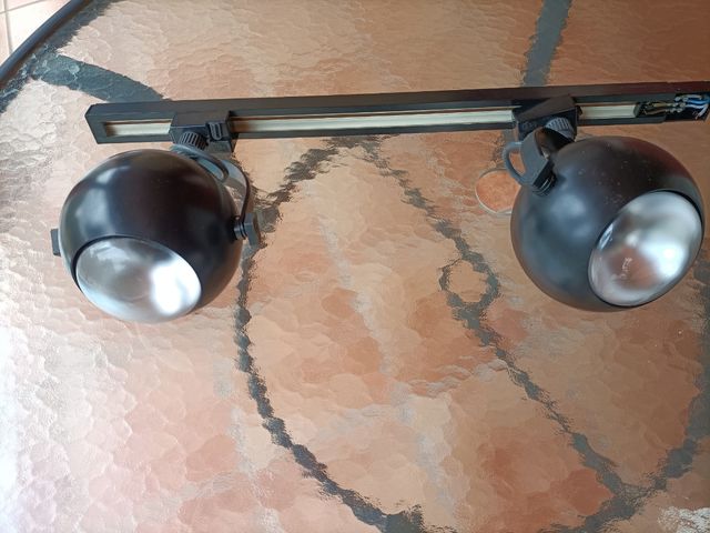 Aplique de luz con dos focos