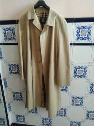 Gabardina Burberry de segunda mano en WALLAPOP
