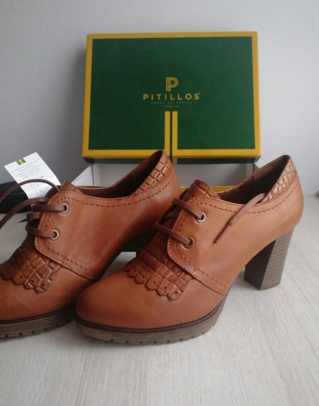 Zapatos tacón Pitillos.