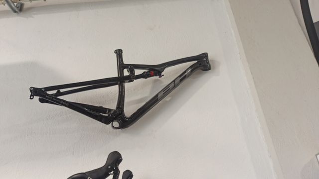 Cuadro doble suspensión Fox