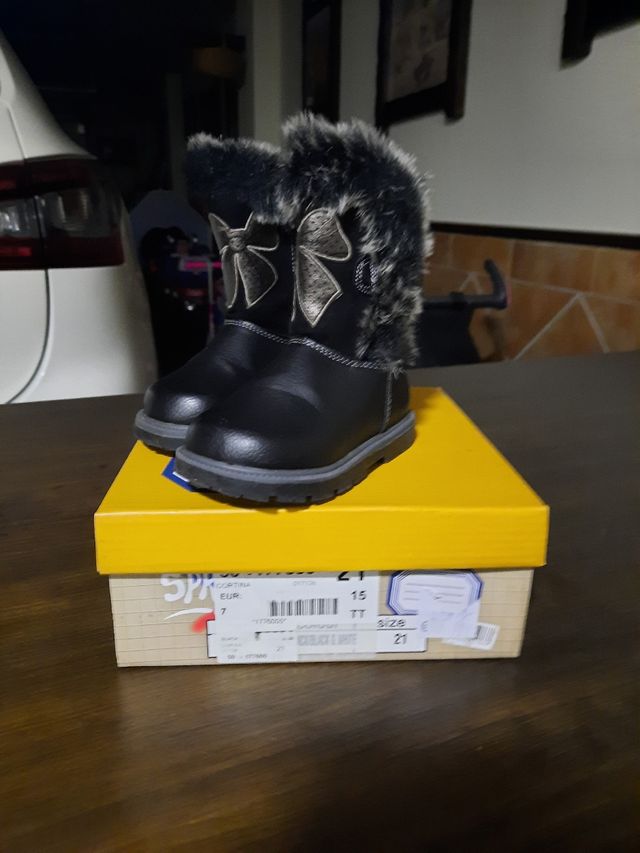 Botas niña n 21 con pelito