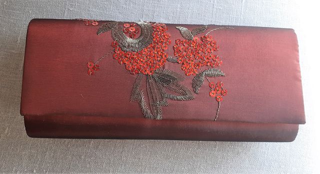 Bolso de fiesta tonos granates