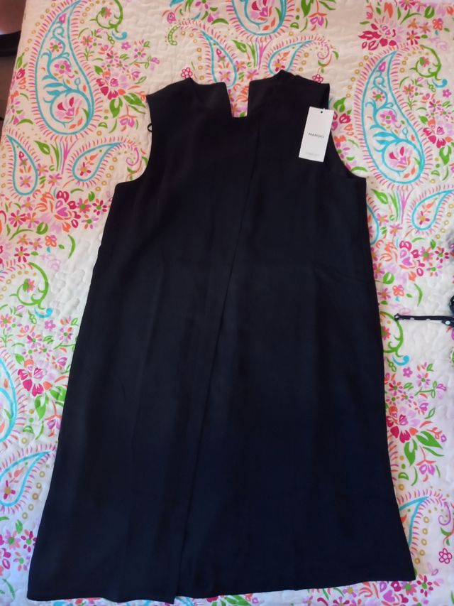 vestido negro de Mango