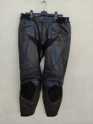 Pantalones para moto de segunda mano en Valencia en WALLAPOP