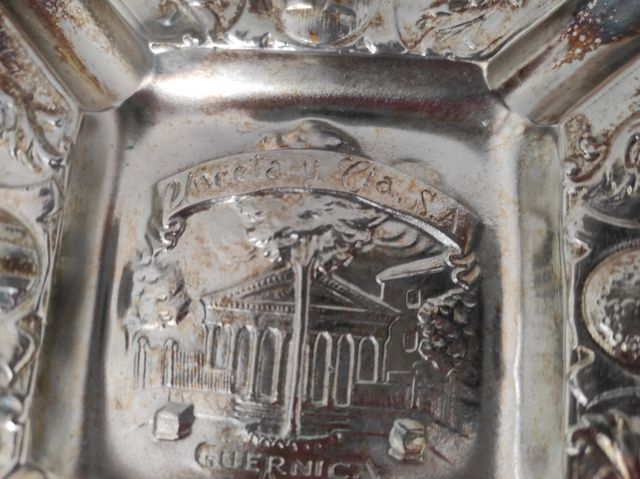 Cenicero metálico vintage