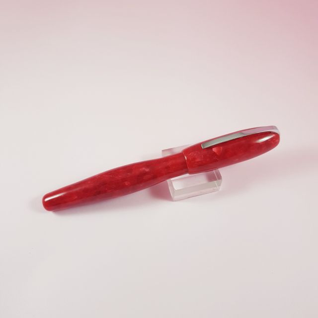 PLUMA ESTILOGRÁFICA-DISEÑO:TIPO DIONISIO LASUÉN