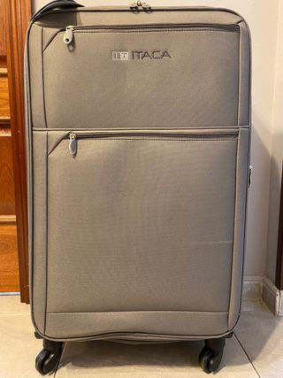 Maleta de viaje de segunda mano en Madrid en WALLAPOP
