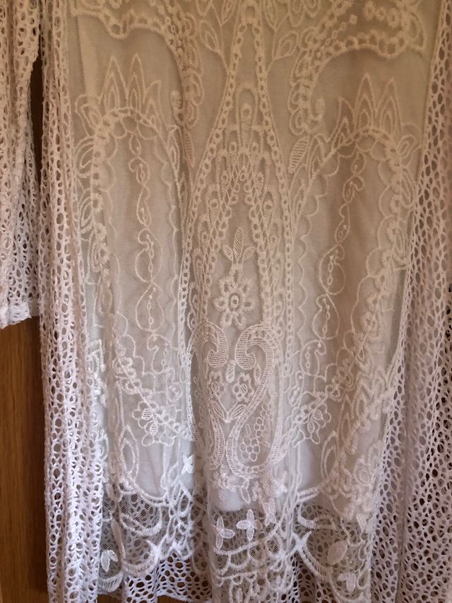 Vestido de encaje, nuevo, a estrenar.