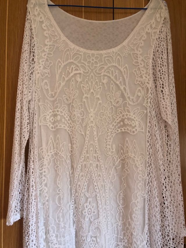 Vestido de encaje, nuevo, a estrenar.