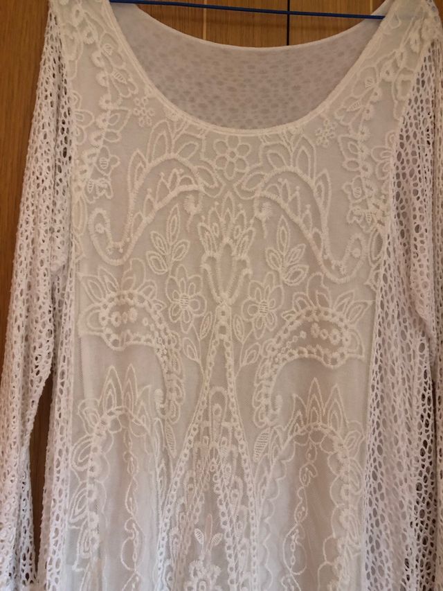 Vestido de encaje, nuevo, a estrenar.
