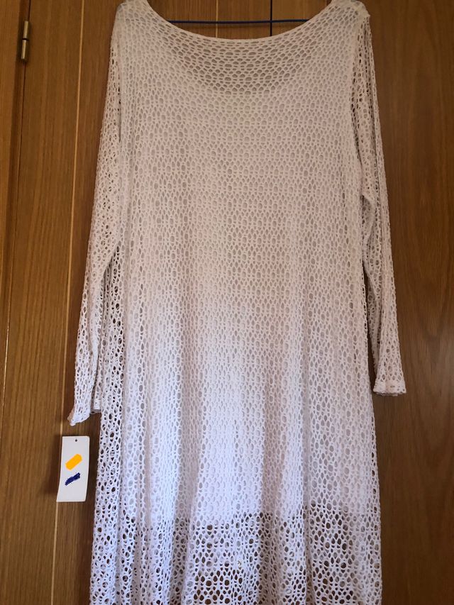 Vestido de encaje, nuevo, a estrenar.
