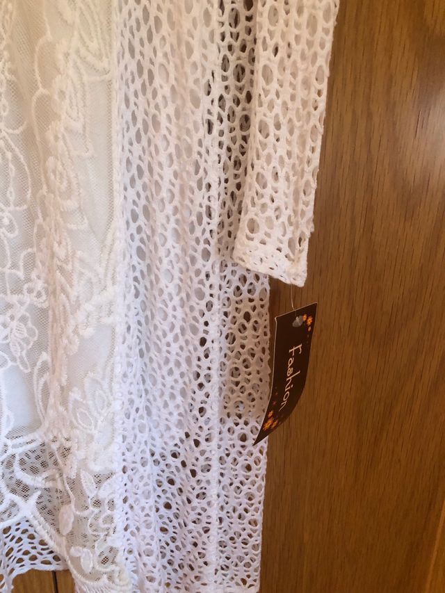 Vestido de encaje, nuevo, a estrenar.