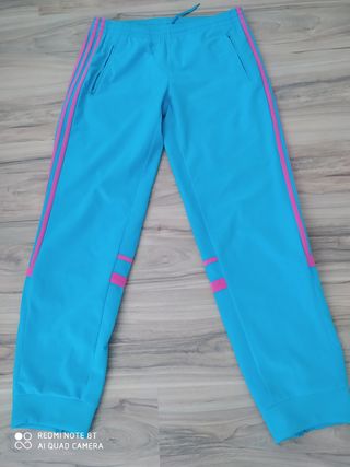 Chandal Adidas mujer de segunda mano en WALLAPOP