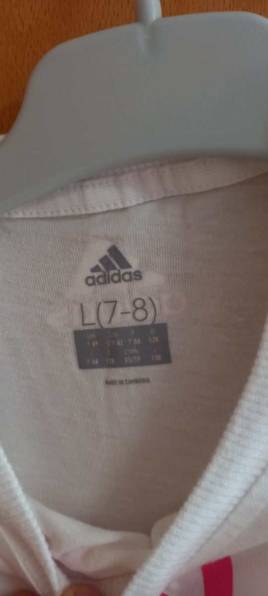 camiseta Adidas talla 7-8, nueva