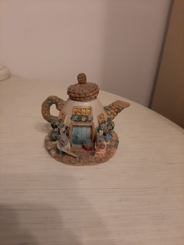 Soprammobile casetta topini