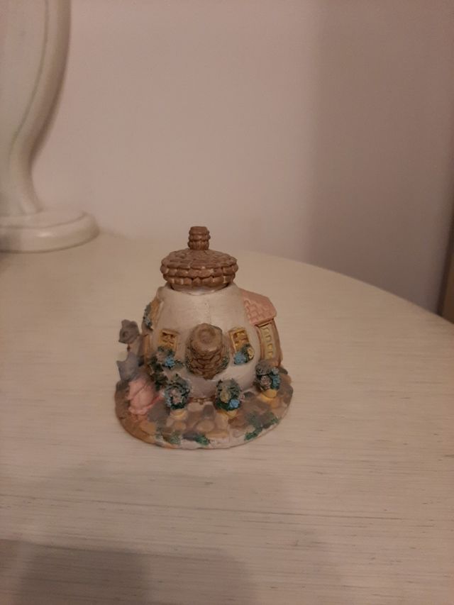 Soprammobile casetta topini