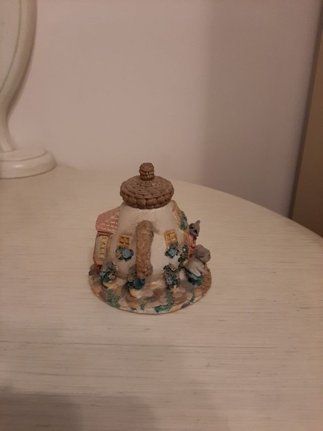 Soprammobile casetta topini