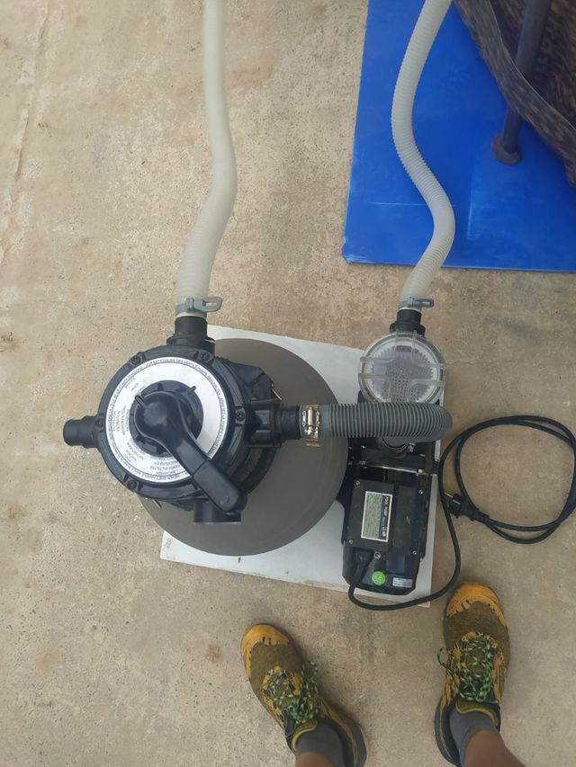 Piscina, filtro de arena y accesorios