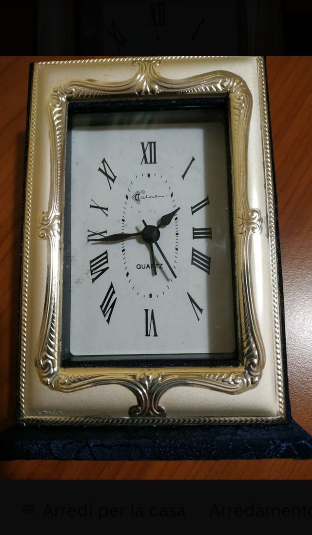 sveglia con bordo e cofanetto blu