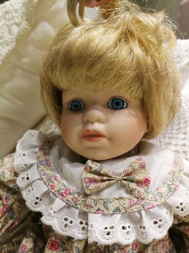 bambola di porcellana