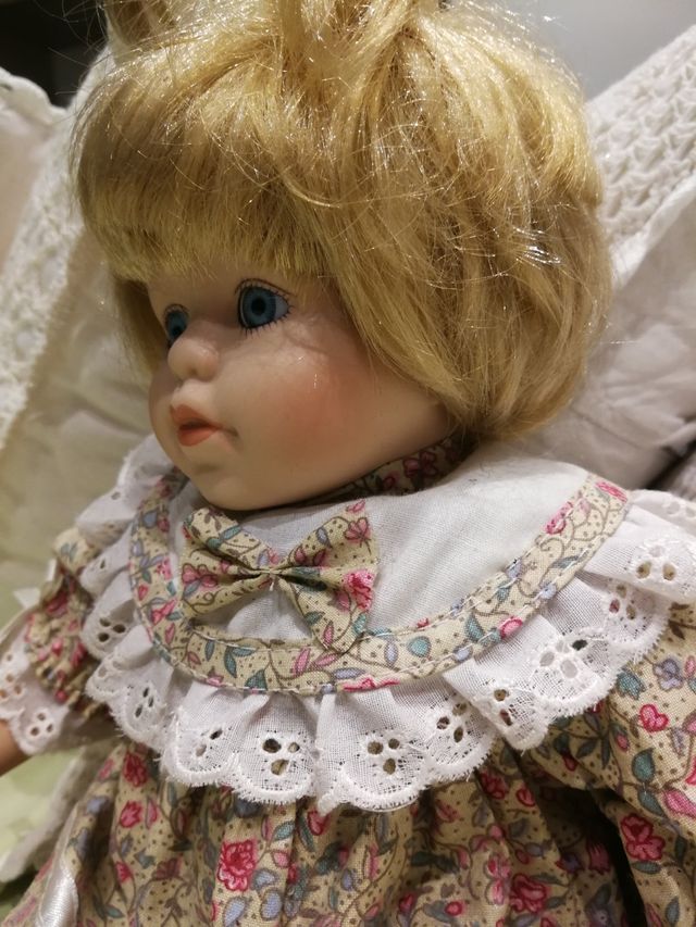 bambola di porcellana