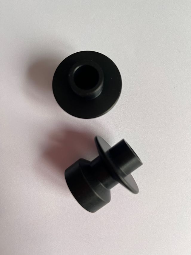 ADAPTADOR FIJACIÓN CABALLETE KTM 390