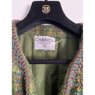 Chaqueta Chanel de segunda mano en WALLAPOP