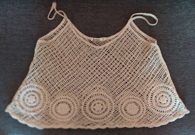 Top de tirantes fino calado