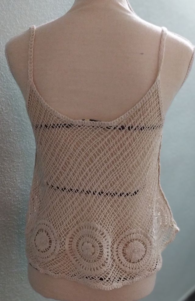 Top de tirantes fino calado