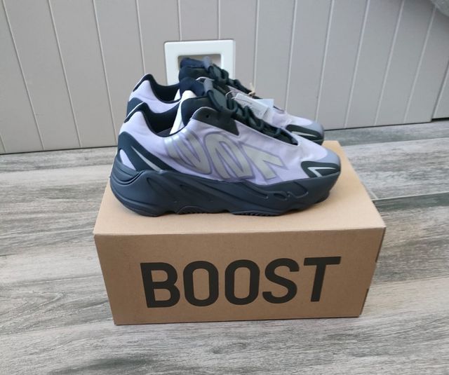 Yeezy 700 Geode